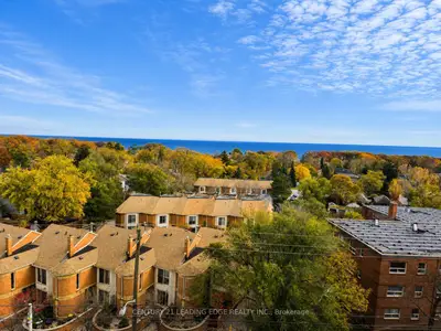2 Manderley Drive 812, Toronto, On M1n 0c7