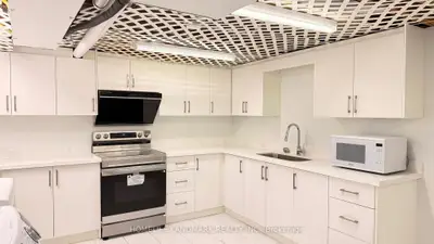 26 Kentish Crescent, Toronto, On M1s 2z4