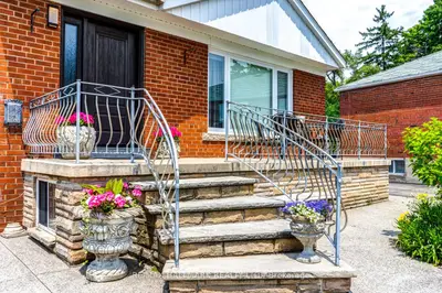 110 Trinnell Boulevard, Toronto, On M1l 1s7