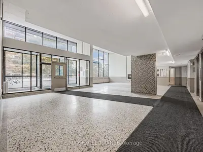 1385 Midland Avenue 301, Toronto, On M1p 3b8