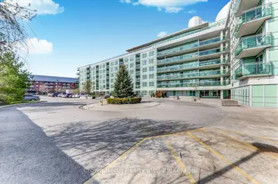 60 Fairfax Crescent 103, Toronto, On M1l 0e1
