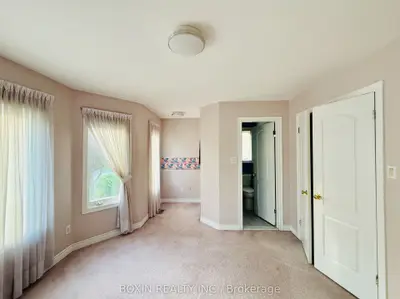 1 Adirondack Gate Room 1, Toronto, On M1t 3e6