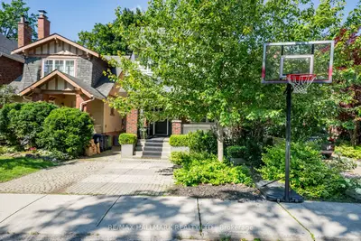 12 Bingham Avenue, Toronto, On M4e 3p9