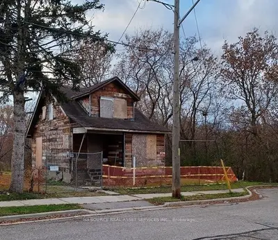 85 Hall Street, Oshawa, On L1h 2y8