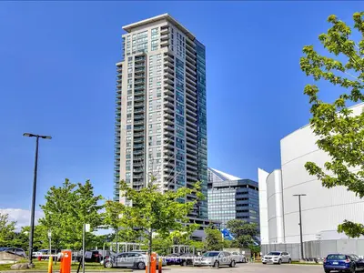 60 Brian Harrison Way 805, Toronto, On M1p 5j5