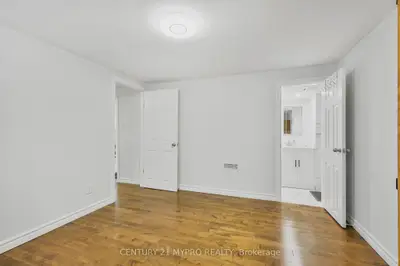 Bsmt 351 Conant Street, Oshawa, On L1h 3s8