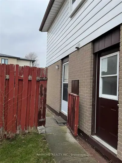 6 Havenview Road, Toronto, On M1s 3a2