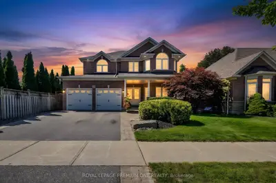66 Bridlewood Boulevard, Whitby, On L1r 3c9