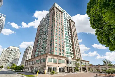 8 Lee Centre Drive 1709, Toronto, On M1h 3h8