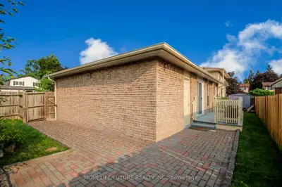 207 Michael Boulevard, Whitby, On L1n 6b5