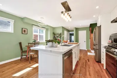 110 Harding Boulevard, Toronto, On M1n 3e2