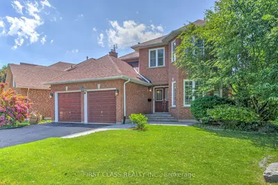 2511 Linwood Street, Pickering, On L1x 2s4