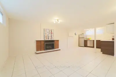 45 Landfair Crescent Lower, Toronto, On M1j 3a6