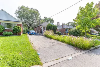 27 Innismore Crescent, Toronto, On M1r 1c8