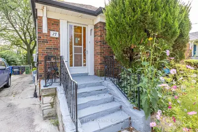 27 Innismore Crescent, Toronto, On M1r 1c8