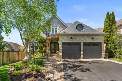 106 Mackey Drive, Whitby, On L1p 1r5