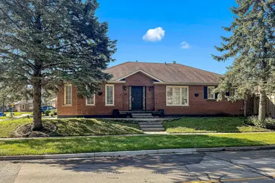 14 Martinet Street, Whitby, On L1n 8k8