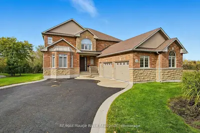 30 Hanover Court, Whitby, On L1n 7j2