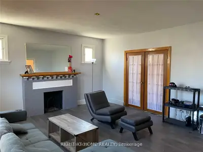 210 Mary Street N Main, Oshawa, On L1g 5c4