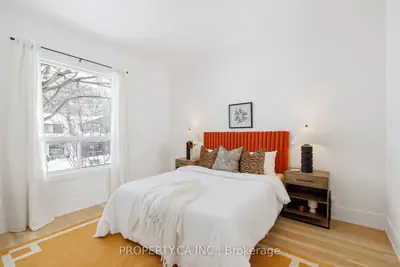 332 Woodfield Road, Toronto, On M4l 2x1
