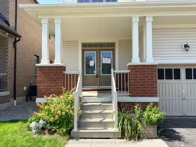 42 Arthur Mclaughlin Street, Clarington, On L1c 0t6