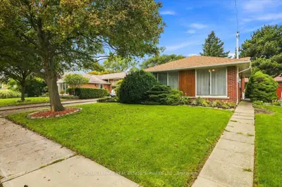 142 Cass Avenue, Toronto, On M1t 2b6