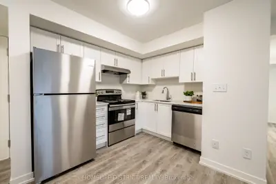 976 Simcoe Street N 312, Oshawa, On L1g 4w4