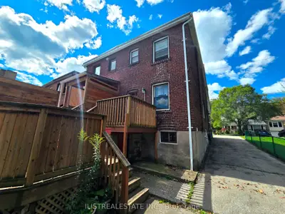 213 Blantyre Avenue, Toronto, On M1n 2r7