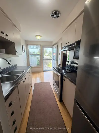 33 Taunton Road 28, Oshawa, On L1g 3t6