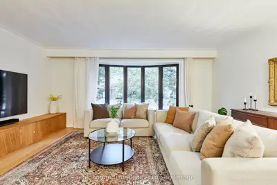 69 Regency Square, Toronto, On M1e 1n4