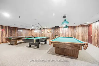 2050 Bridletowne Circle 1704, Toronto, On M1w 2v5