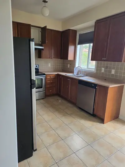 5 Curran Hall Crescent, Toronto, On M1g 0a2