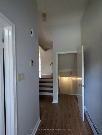 765 Oklahoma Drive 4, Pickering, On L1w 3c9