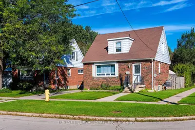32 Stamford Square N, Toronto, On M1l 1x5