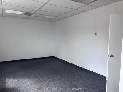 400 Finchdene Square 13, Toronto, On M1x 1e2