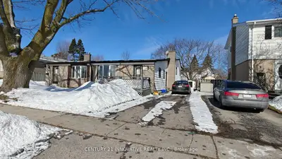 748 Krosno Boulevard, Pickering, On L1w 1g3