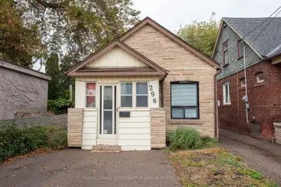 296 Lumsden Avenue Bsmt, Toronto, On M4c 2l1