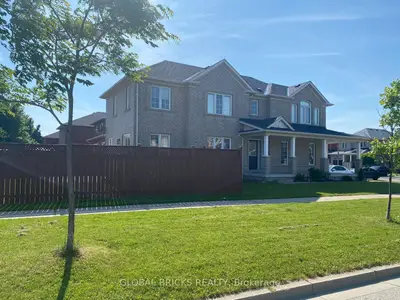 1 Rampart Crescent, Whitby, On L1p 1t5