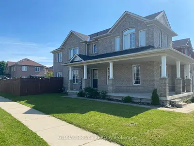 1 Rampart Crescent, Whitby, On L1p 1t5