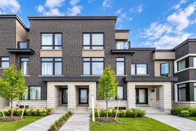 2594 Castlegate Crossing, Pickering, On L1x 0h9