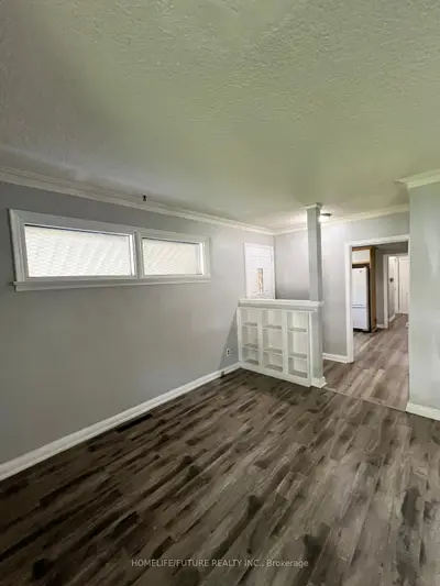 21 Mackinac Crescent Main, Toronto, On M1j 1p8
