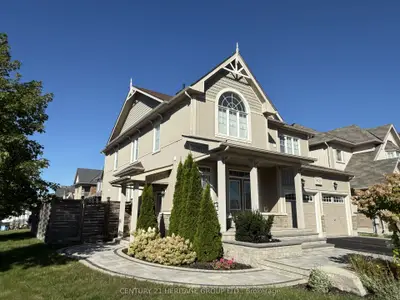 134 Edwin Carr Upper Street, Clarington, On L1c 0r3