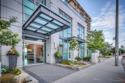 1048 Broadview Avenue 306, Toronto, On M4k 2b8