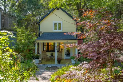 28 Victoria Park Avenue, Toronto, On M4e 3r9