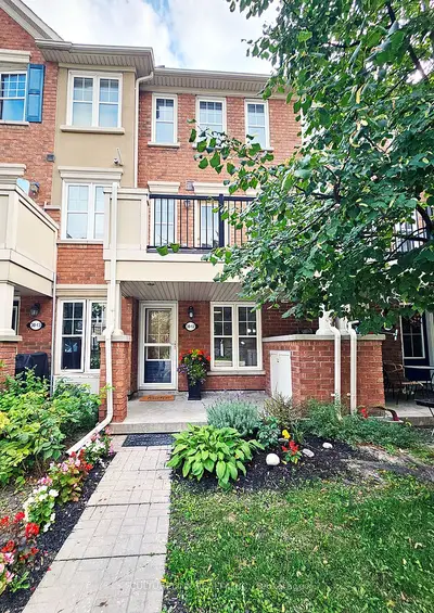 30 Mendelssohn Street 12, Toronto, On M1l 0g8
