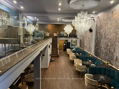 124 Danforth Avenue, Toronto, On M4k 1n1