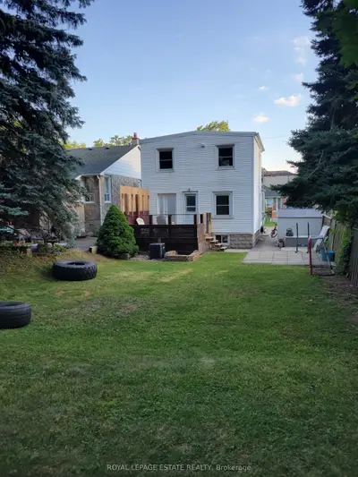 13 Pinegrove Avenue Upper, Toronto, On M1n 2g3