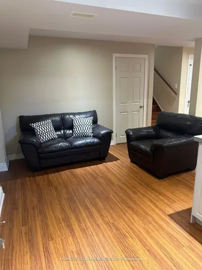 11 Clair Avenue Bsmt, Whitby, On L1m 2g8
