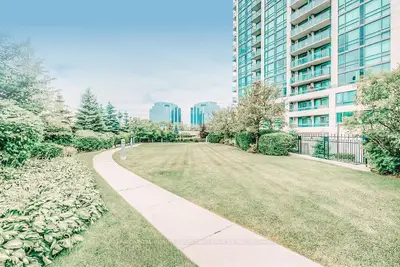 68 Grangeway Avenue 1102, Toronto, On M1h 0a1