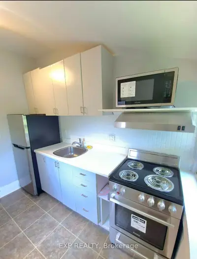 137 Glenmore Road Upper, Toronto, On M4l 3m2